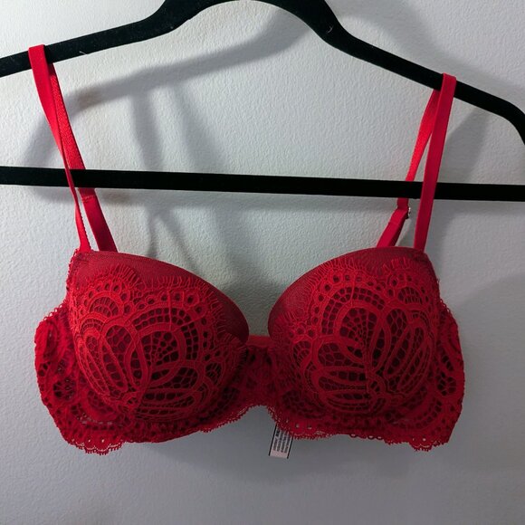 Victoria's Secret Red Embroidered Dream Angels Lightly Lined Demi Bra Size 32D - Picture 1 of 7